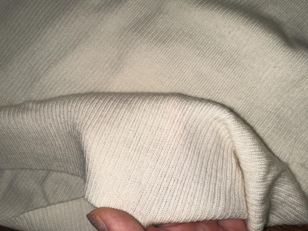 Uniqlo мягкая водолазка молочного цвета uniqlo — фото 2