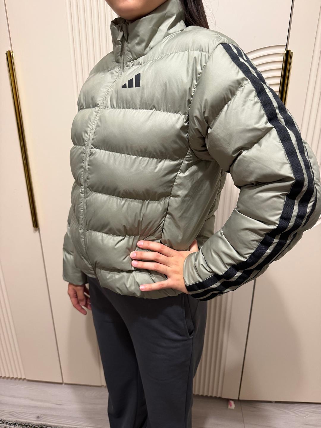 Adidas Женская куртка adidas — фото 2