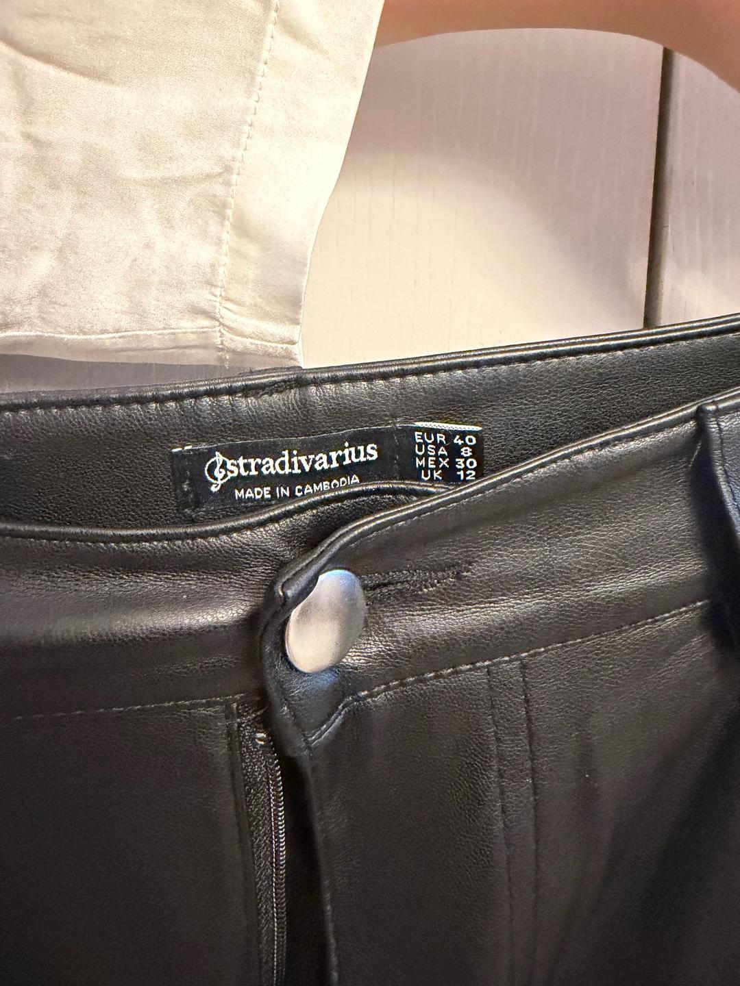 Stradivarius Черные кожаные брюки Stradivarius — фото 2