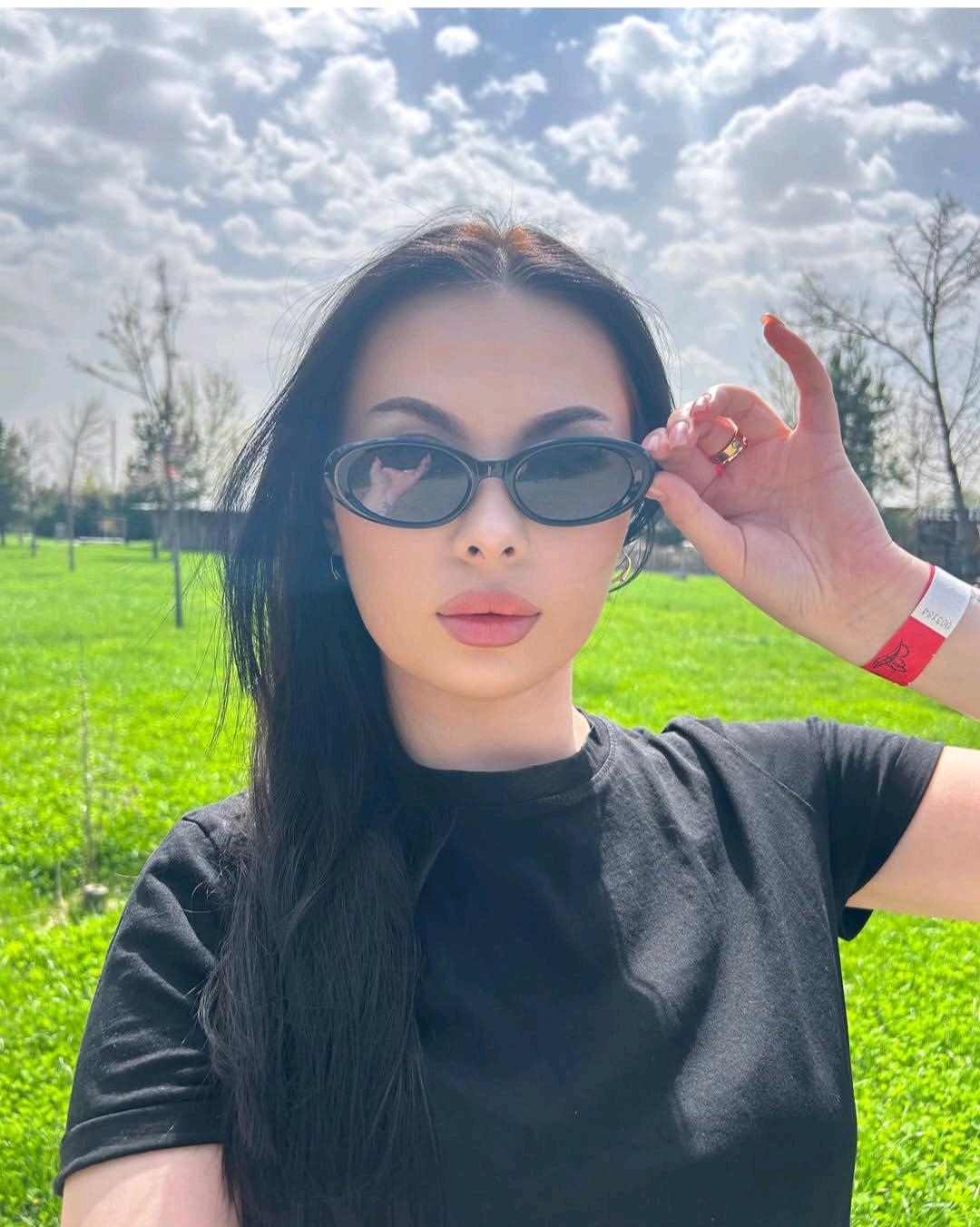 Нет бренда Новинка Люкс качество 😍 очень удобная посадка ✨ подходит на средние и узкие лица — фото 2