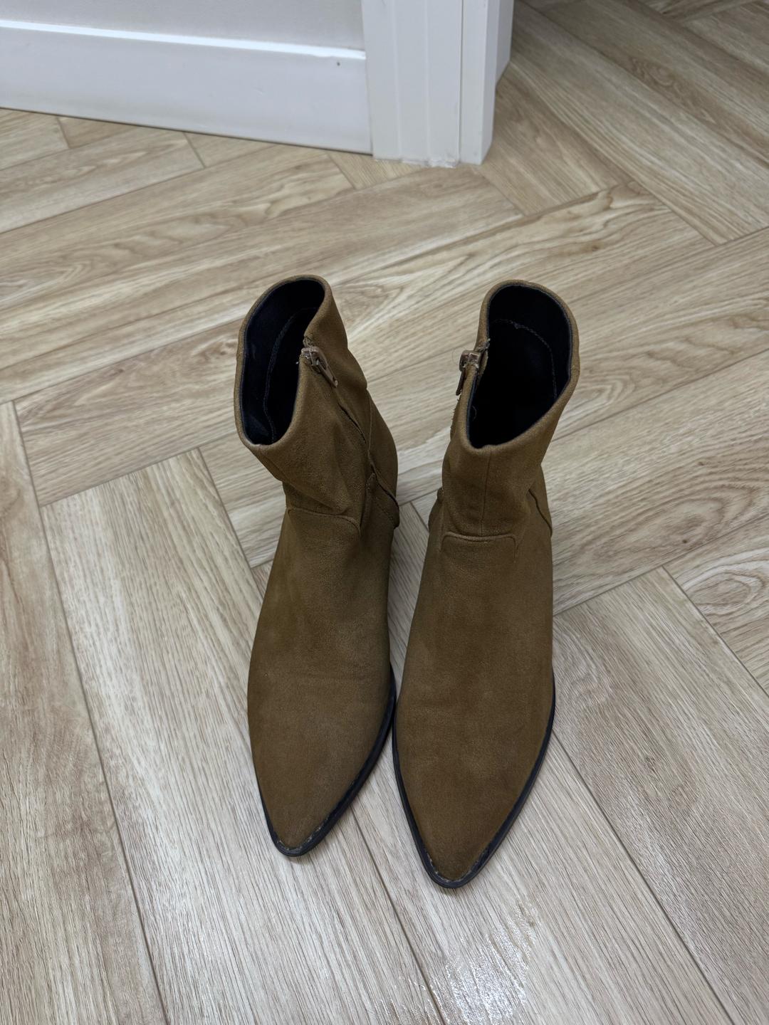 Zara Ботильоны на низком каблуке из замши — фото 2