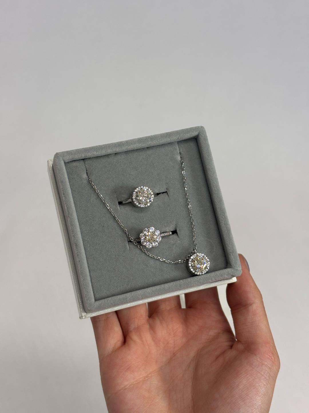 GG Jewellery Два кольца, кулон с цепочкой — фото 2