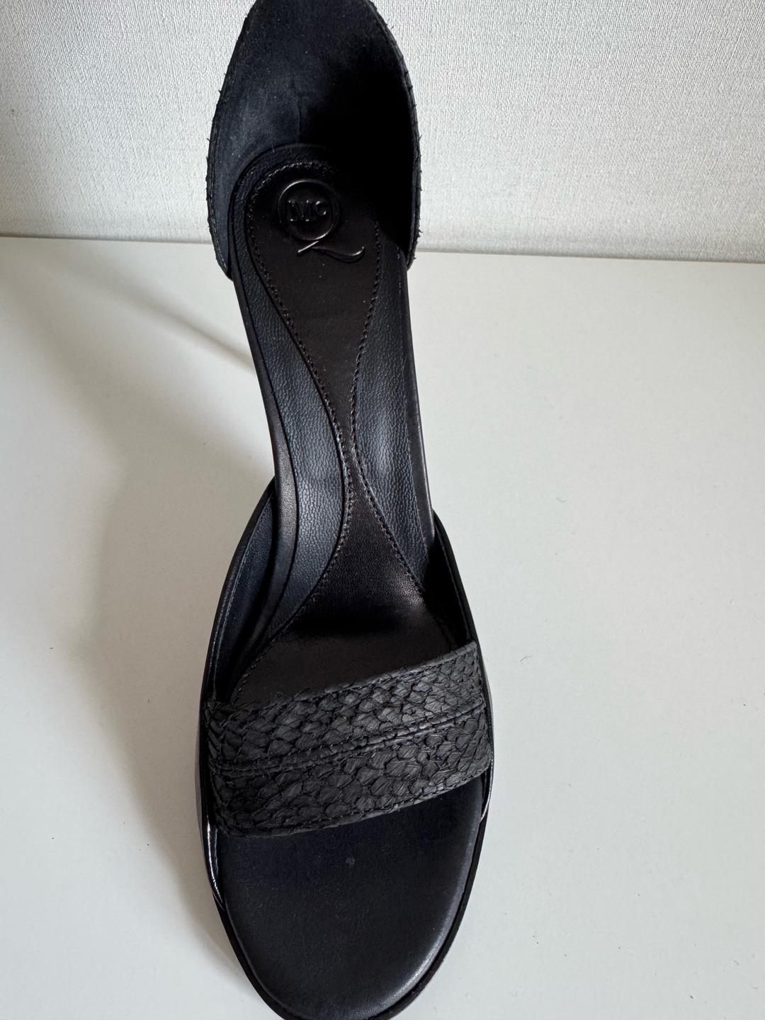 Alexander McQueen Новые босоножки Alexander McQueen — фото 2