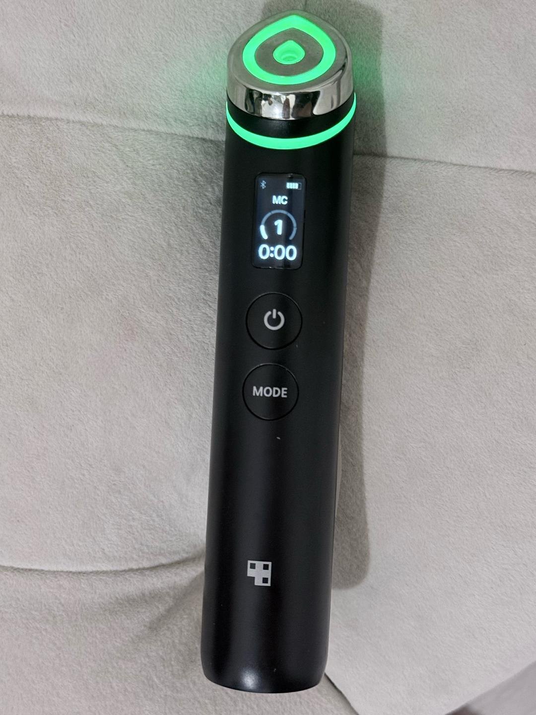 Medicube medicube AGE-R Booster Pro аппарат для ухода за лицом — фото 2