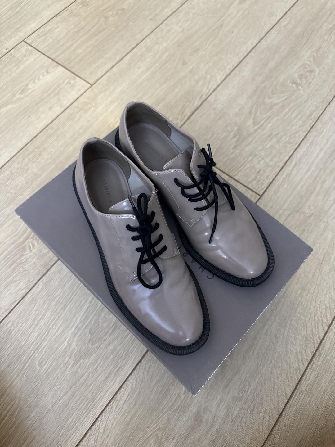 Нет бренда Charles and Keith обувь — фото 2