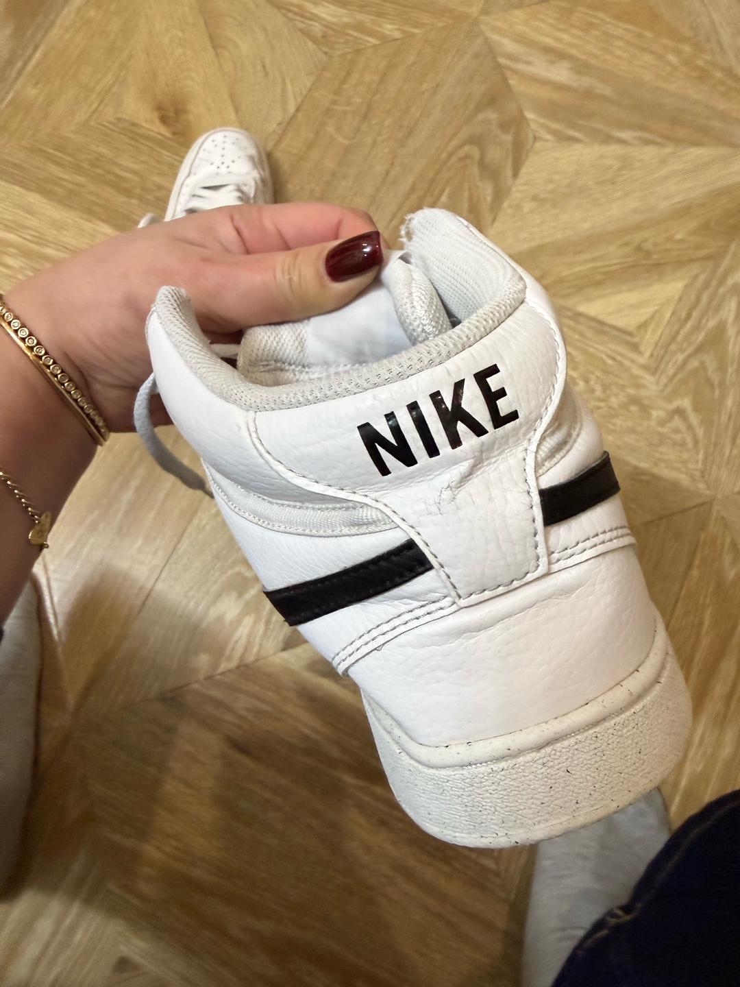 Nike Nike, мужские кроссовкиРазмер US 9 / EU 42,5. Оригинал — фото 2