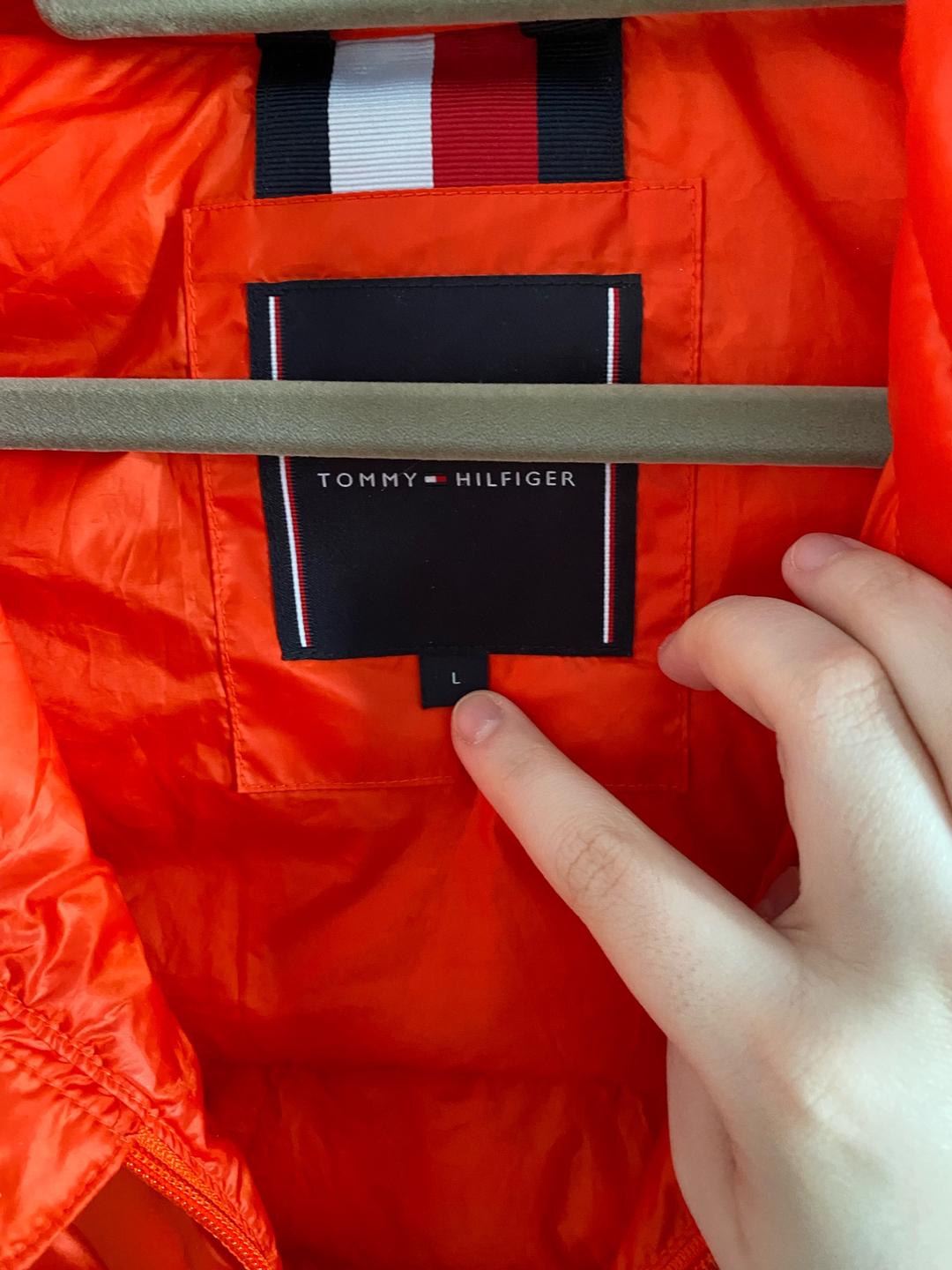 Tommy Hilfiger Оранжевая безрукавка от Tomy Hilfiger — фото 2