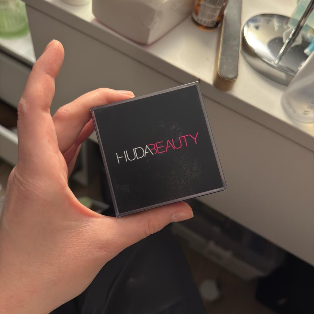 Huda Beauty Huda beauty оригинал Sephora Cherry blossom cake розовая — фото 2