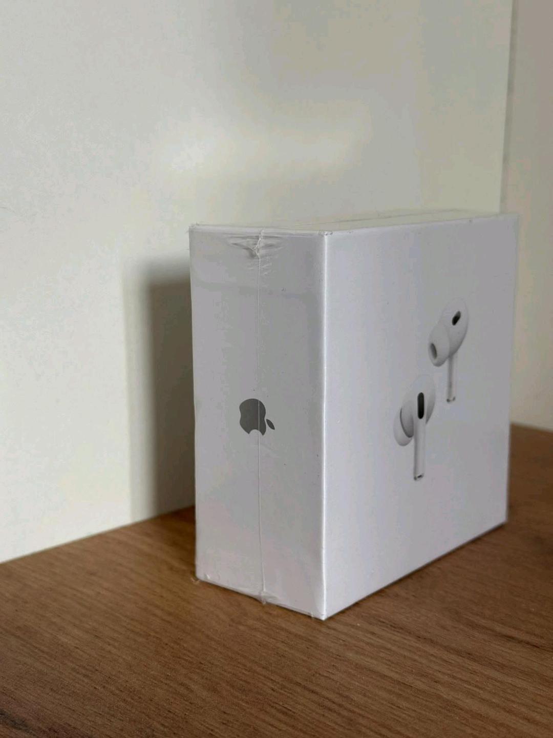 Apple AirPods — фото 2