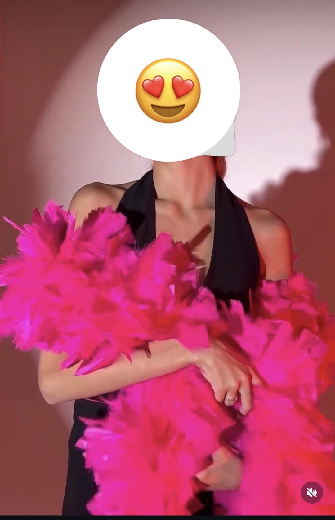 Fashion 💗 Розовое перьевое боа- эффект, который невозможно не заметить — фото 2