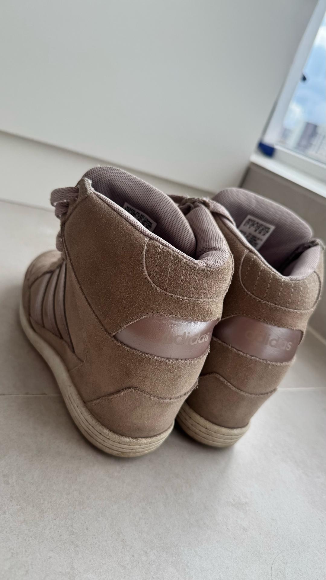 Adidas Женские сникерсы adidas — фото 2