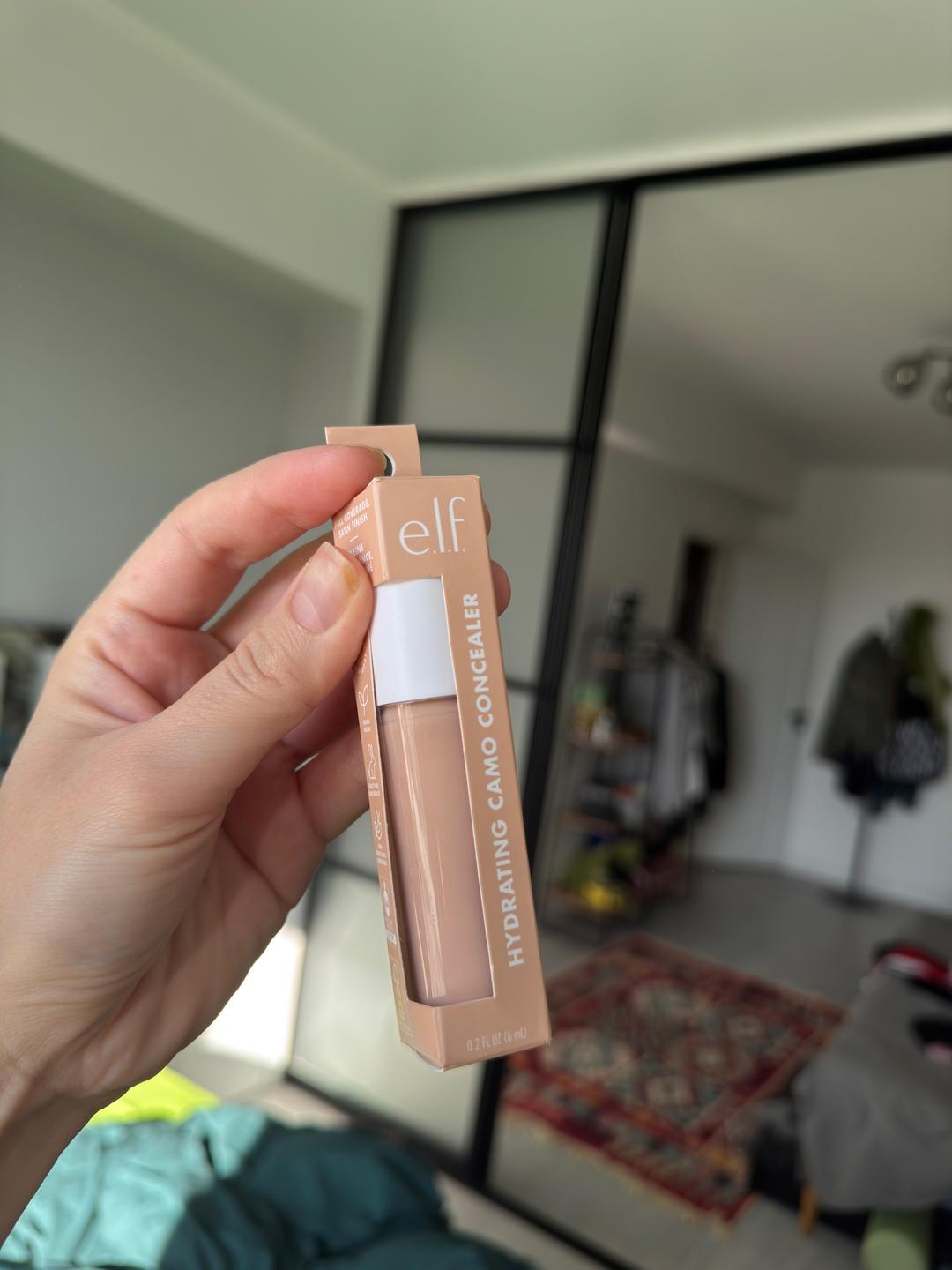 ELF e.l.f. Hydrating Camo Concealer увлажняющий консилер / Light Beige оттенок / — фото 2