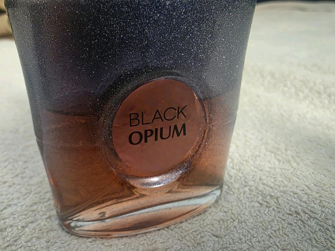 Yves Saint Laurent Yves Saint Laurent Black Opium Floral Shock, 30 мл снятый с производства — фото 2