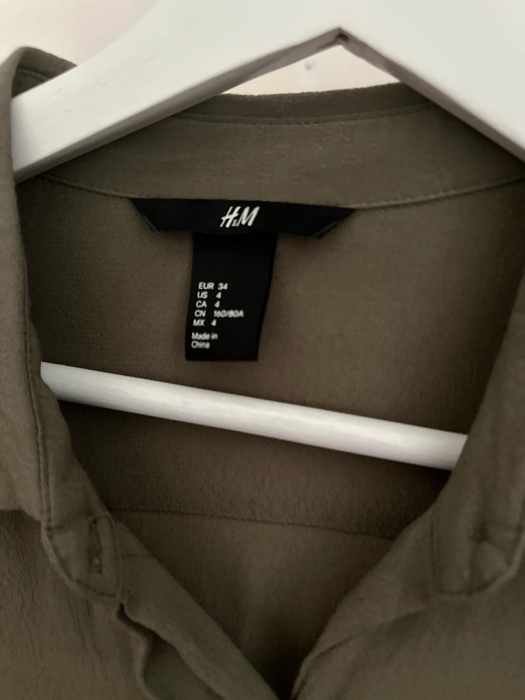 H&M Рубашка H&M с камнями — фото 2
