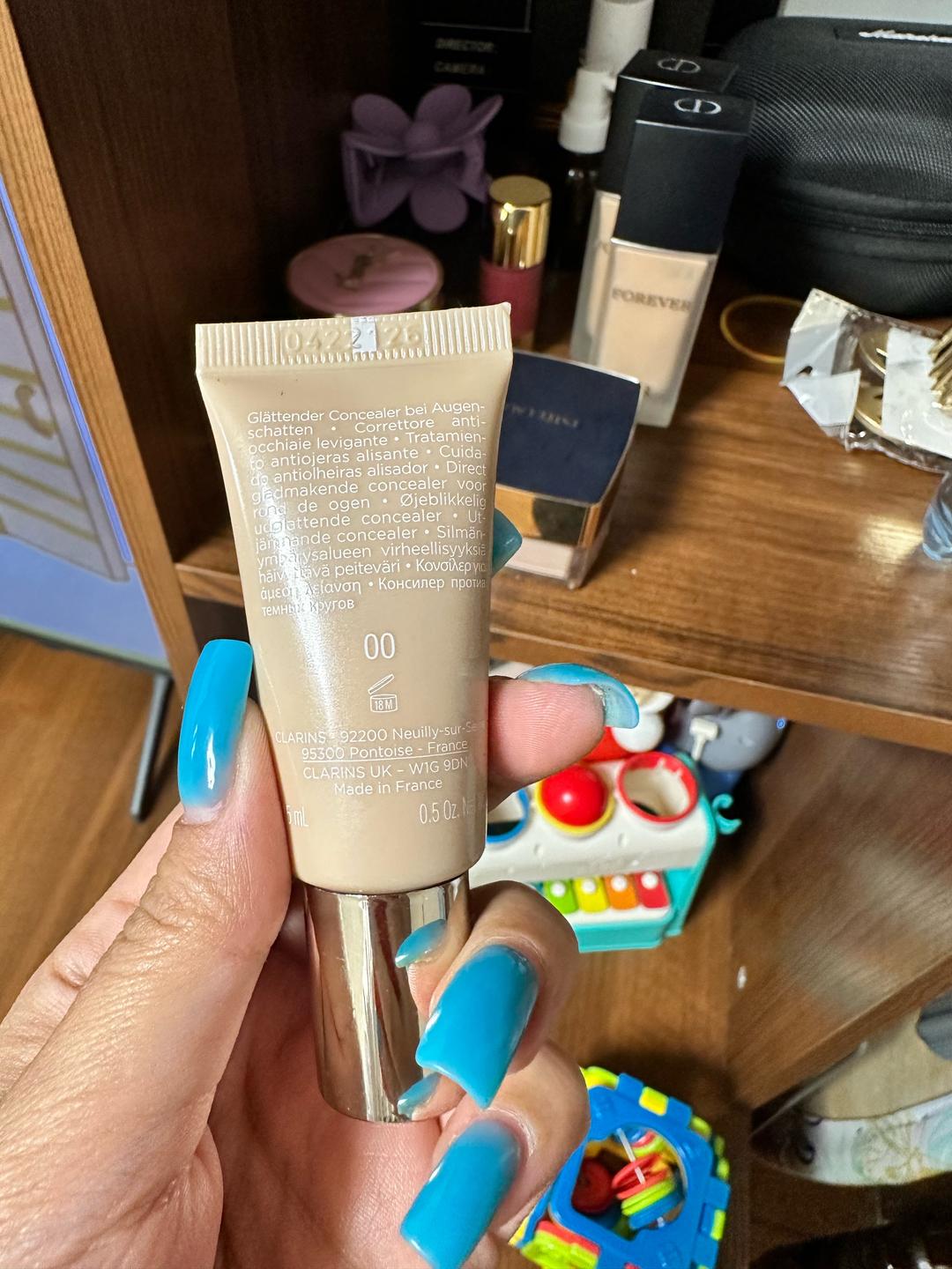 Clarins Консилер CLARINS Instant Concealer — фото 2