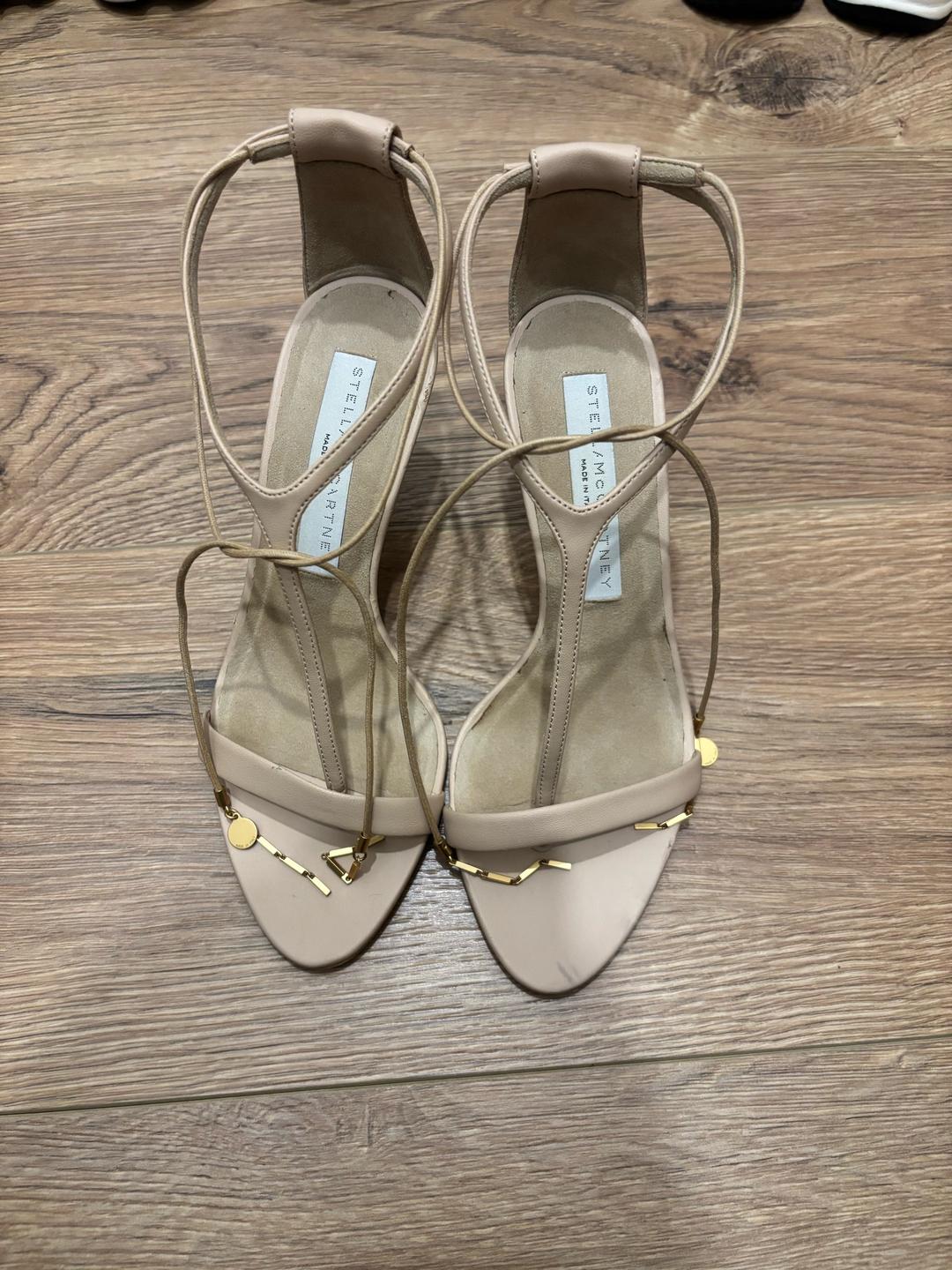 Stella McCartney Бежевые/нюдовые туфли бренда Stella Mccartny — фото 2
