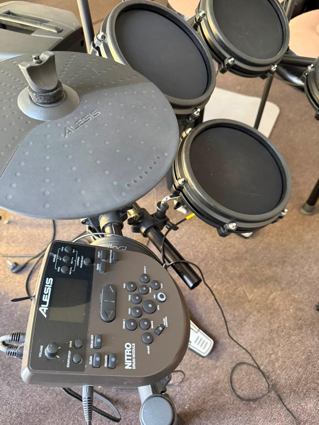 alesis nitro mesh kit Электронная ударная установка — фото 2