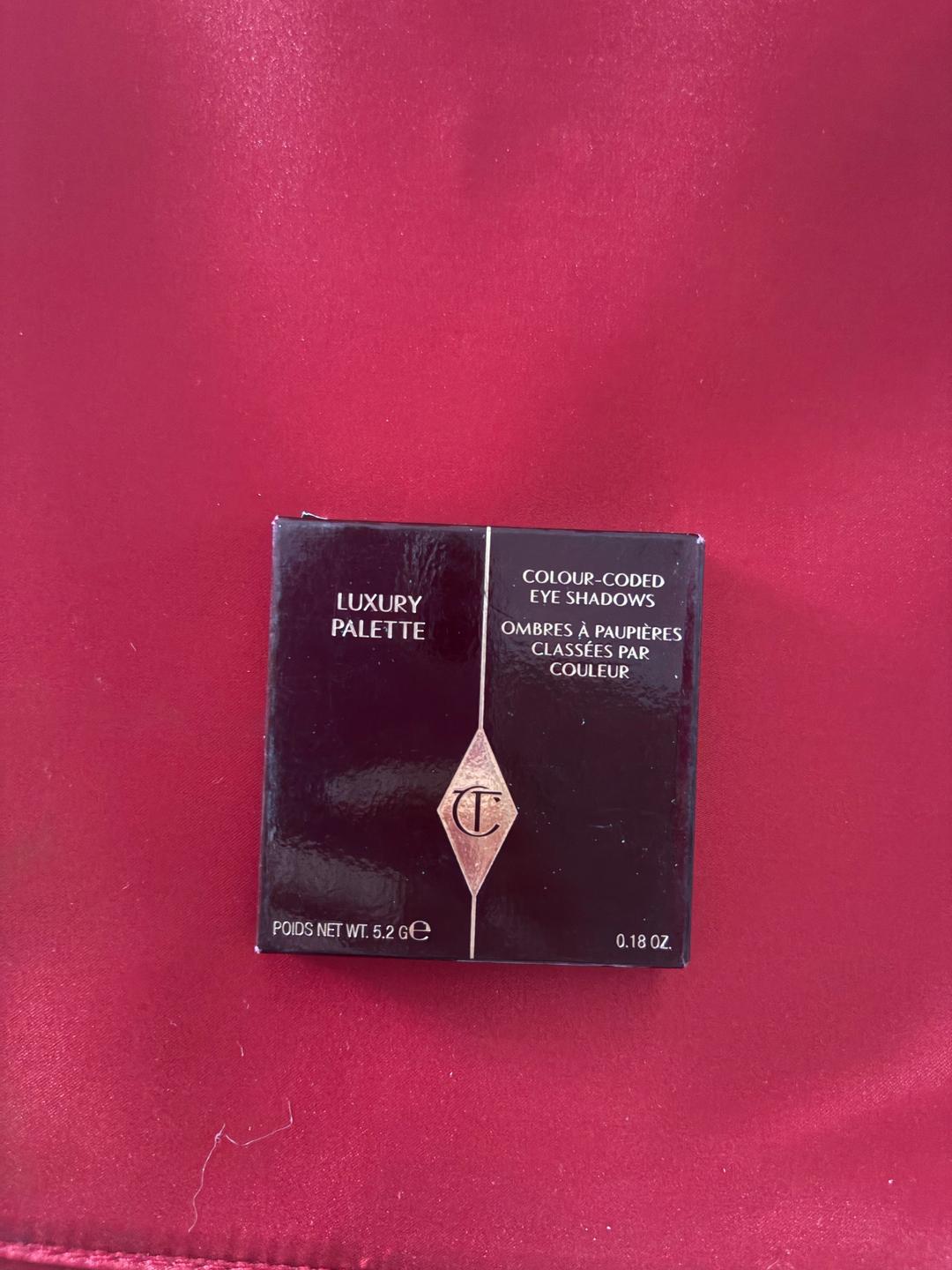 Charlotte Tilbury Палетка теней Charlotte Tilbury Luxury Palette — фото 2