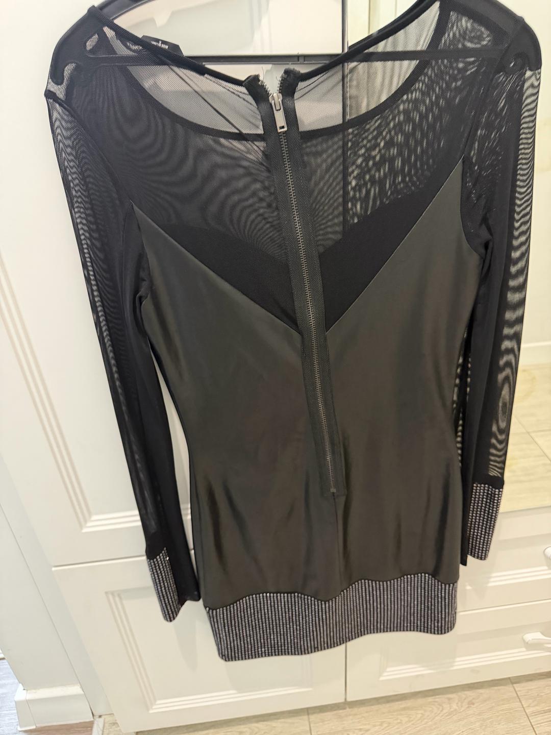 bebe Платье мини с сетчатыми вставками и декором — фото 2