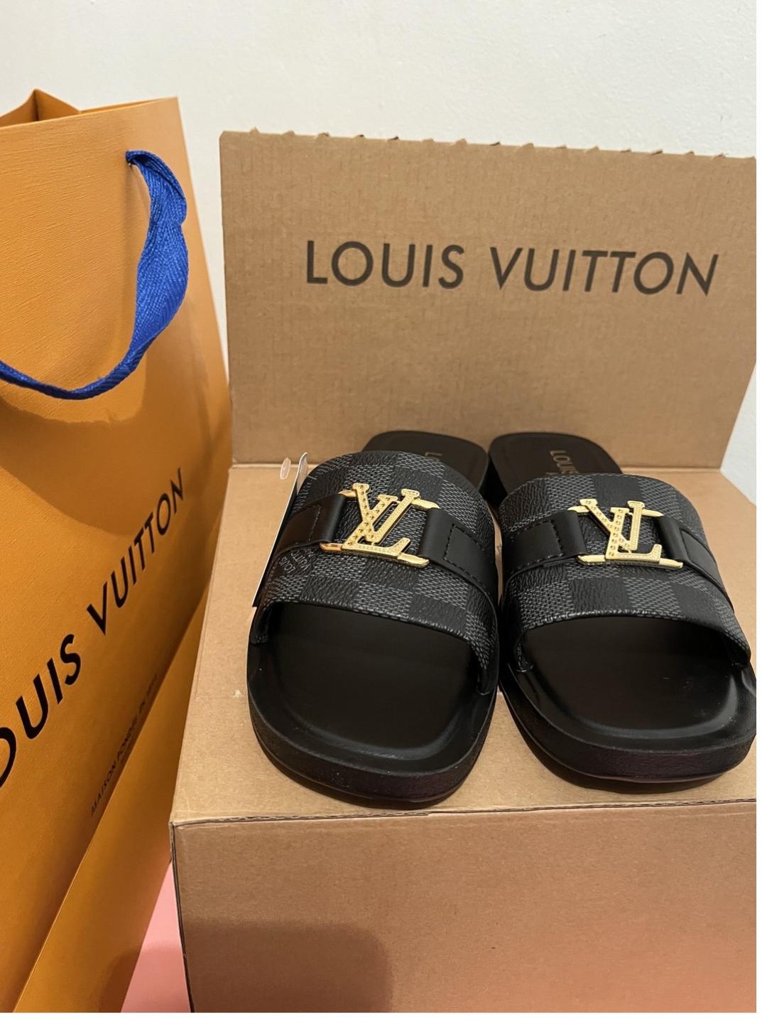 Louis Vuitton Шлепанцы Louis Vuitton  — фото 2