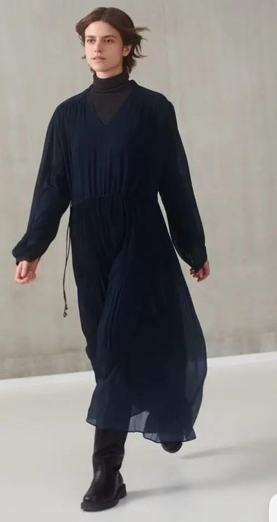 Uniqlo Шифоновое платье Uniqlo , дизайн Клэр Уэйт Келлер (дизайнер Givenchy) — фото 2