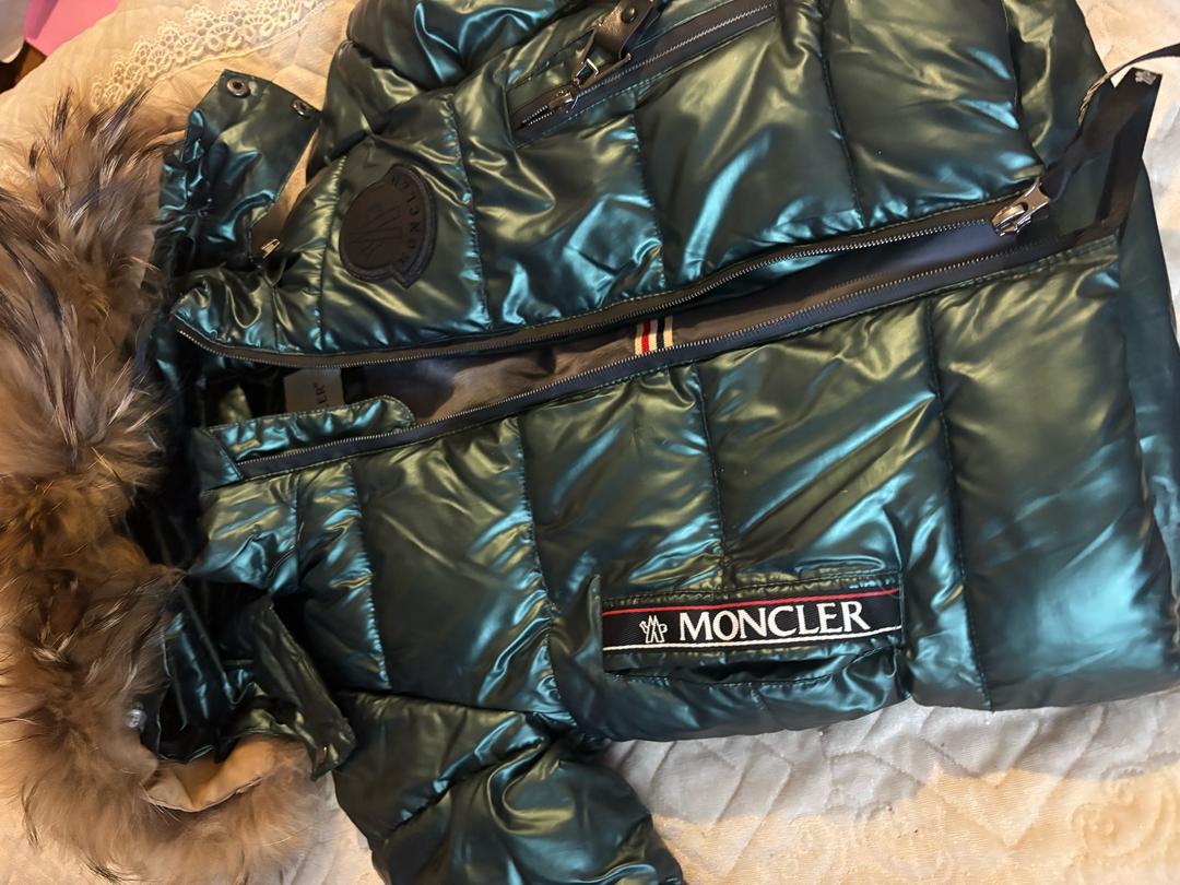 Moncler Пуховик Moncler с натуральной опушкой — фото 2
