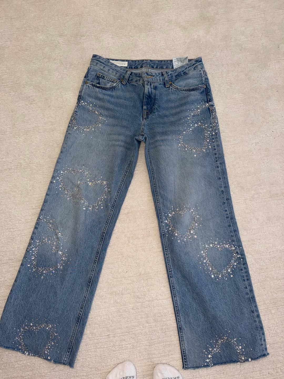 Zara Джинсы ZARA со стразами в форме сердец(36) большемерят — фото 2