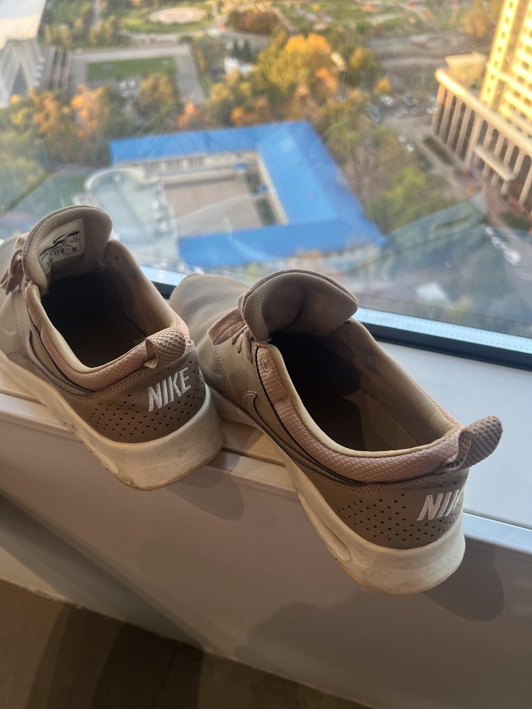 Nike Кроссовки Nike женские — фото 2