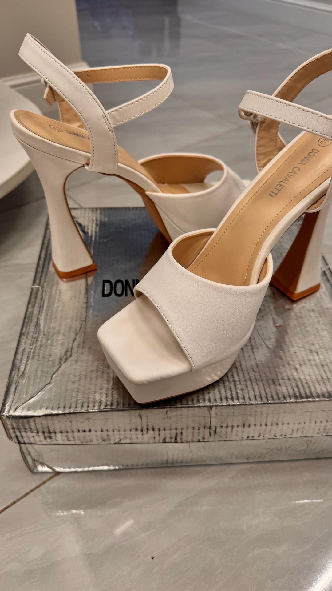 Donna Cavaletti Новые босоножки — фото 2