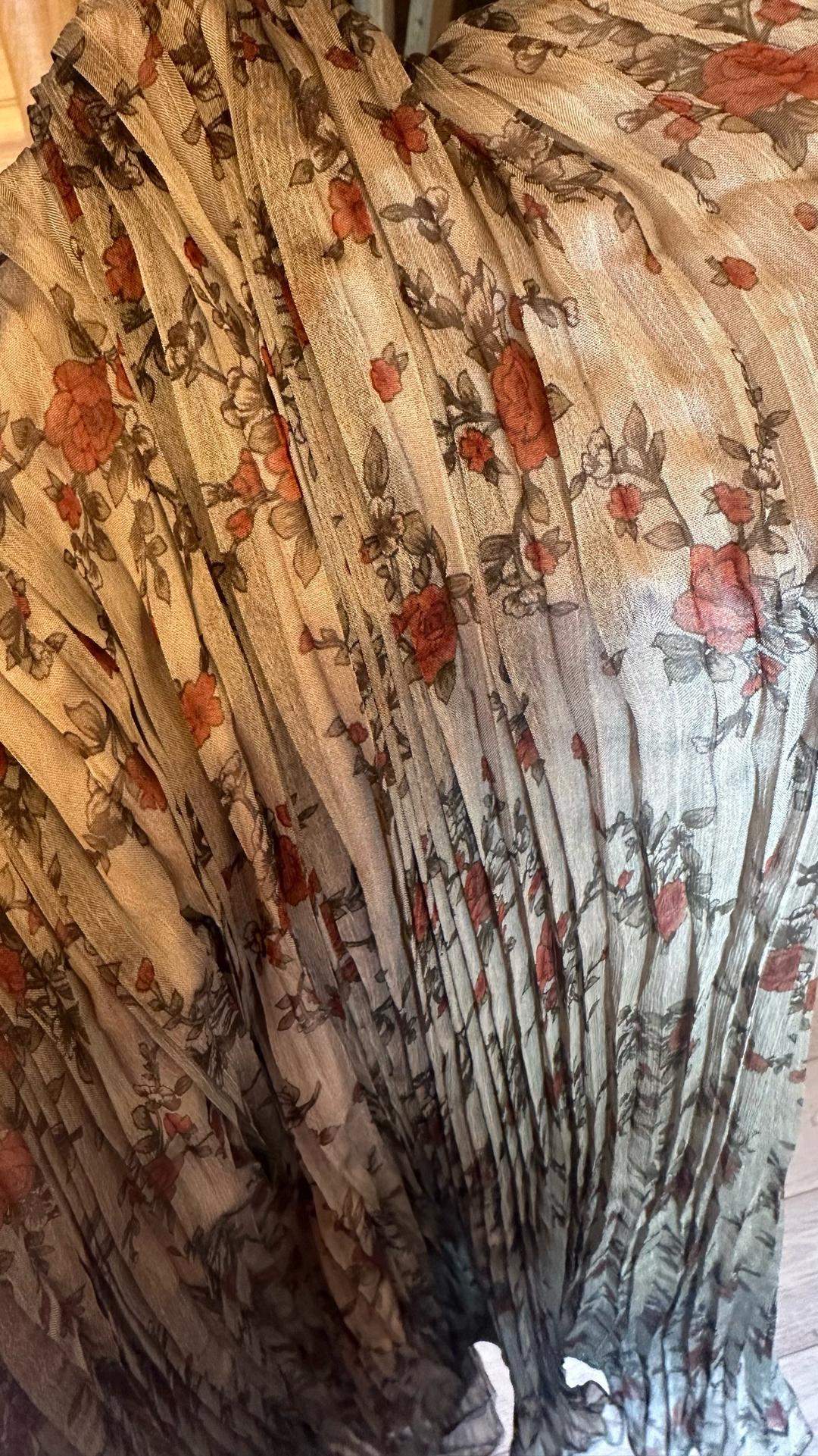 Плиссированная юбка в цветочный принт — фото 2