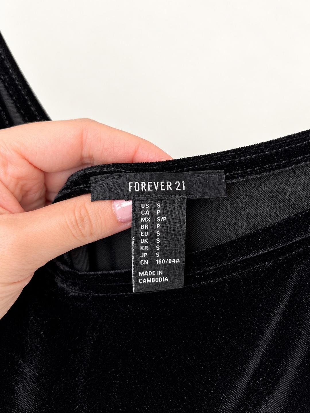 Forever 21 Маленькое черное бархатное платье Forever 21 (Размер S) 🖤✨ — фото 2
