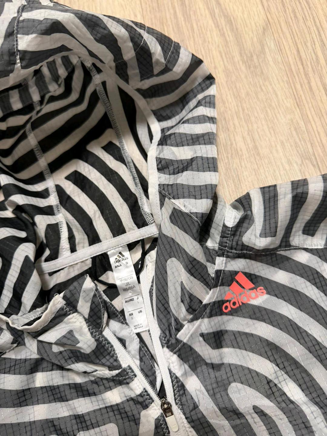 Adidas Продам олимпийку — фото 2