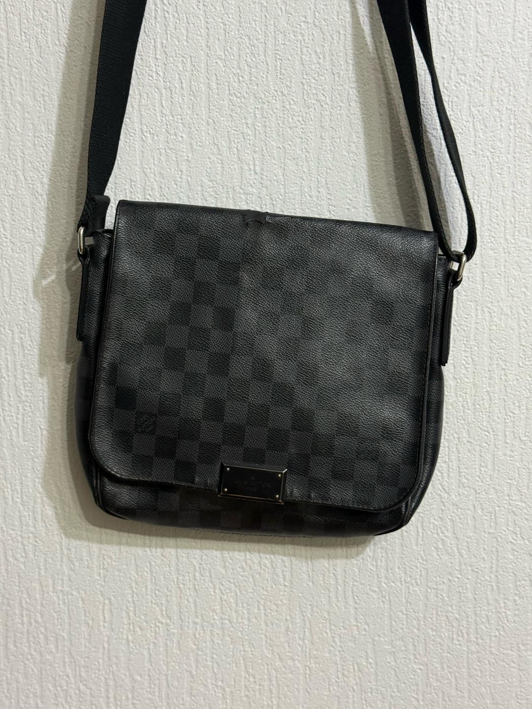Louis Vuitton Louis Vuitton District PM Damier Graphite N41260 — фото 2