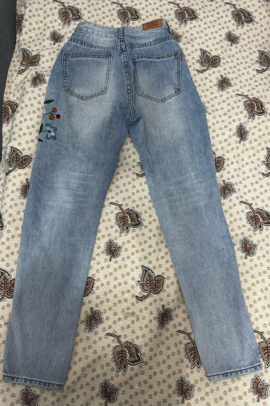 Levi's Джинсы Levi's с вышивкой — фото 2