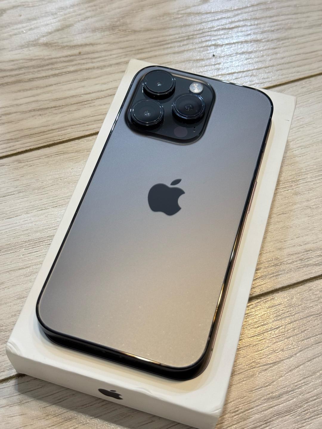 Apple iPhone 14 Pro 1TB Space Black — фото 2
