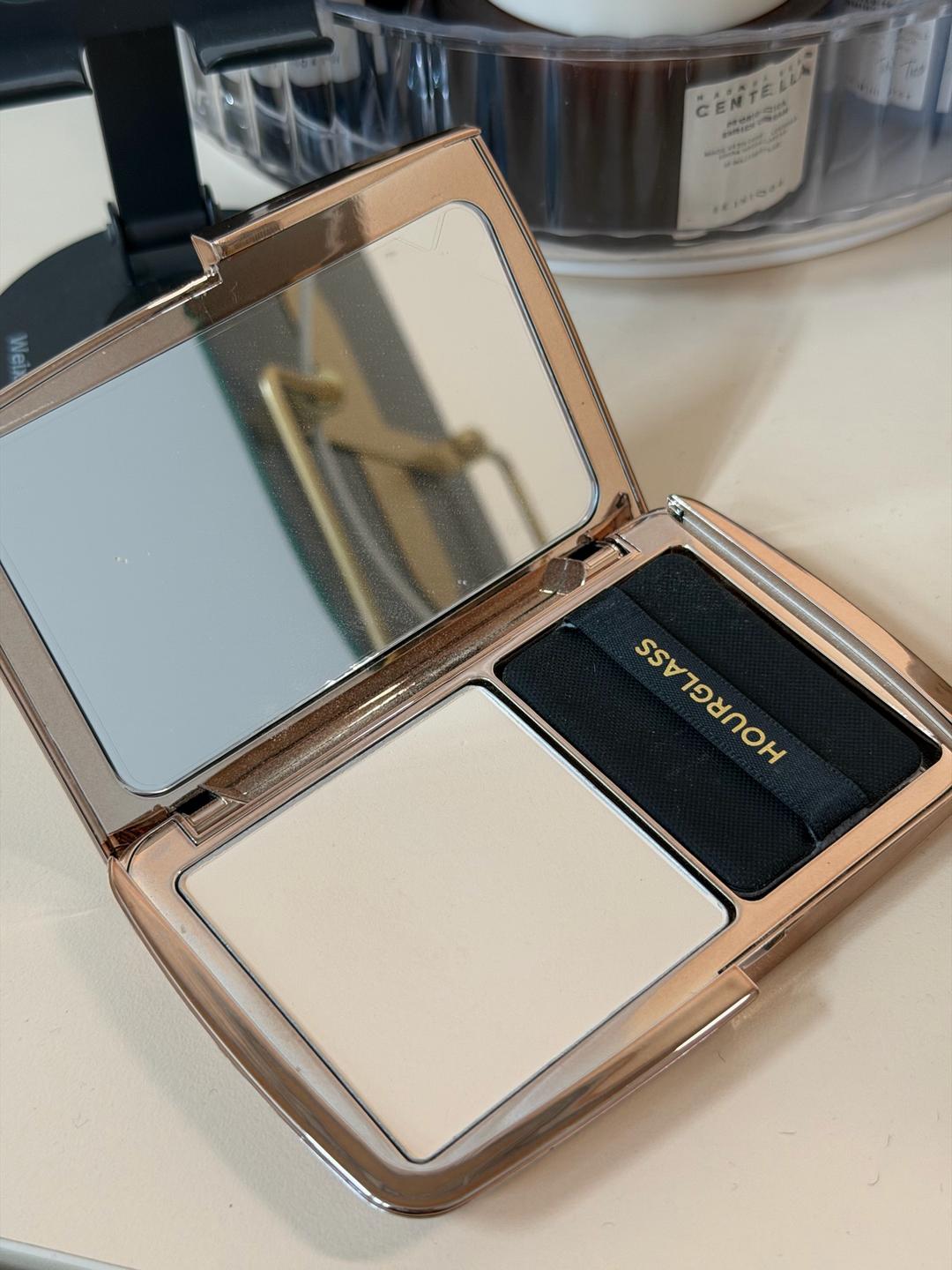 Hourglass Hourglass пудра Vanish Airbrush Pressed Powder — фото 2