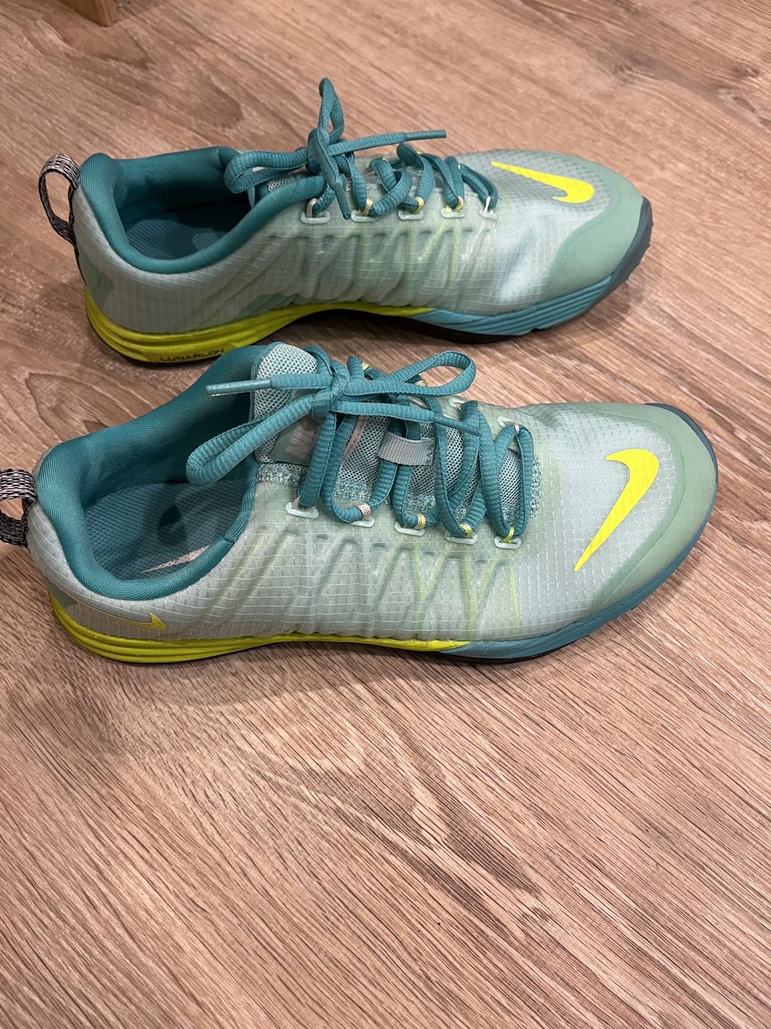 Nike Кроссовки женские — фото 2