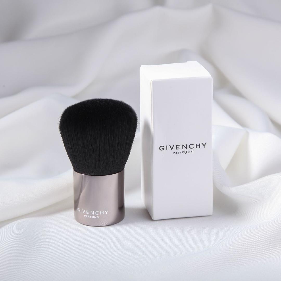 Givenchy Кисть для макияжа Givenchy — фото 2