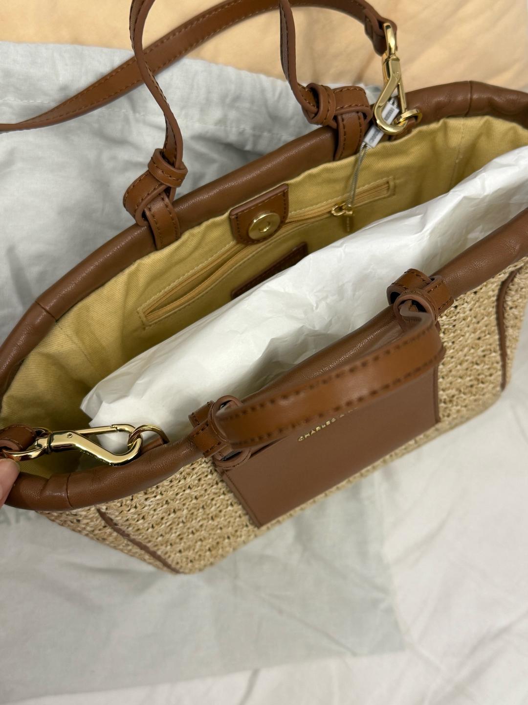 Charles & Keith Новая сумка бренда Charles&Keith — фото 2