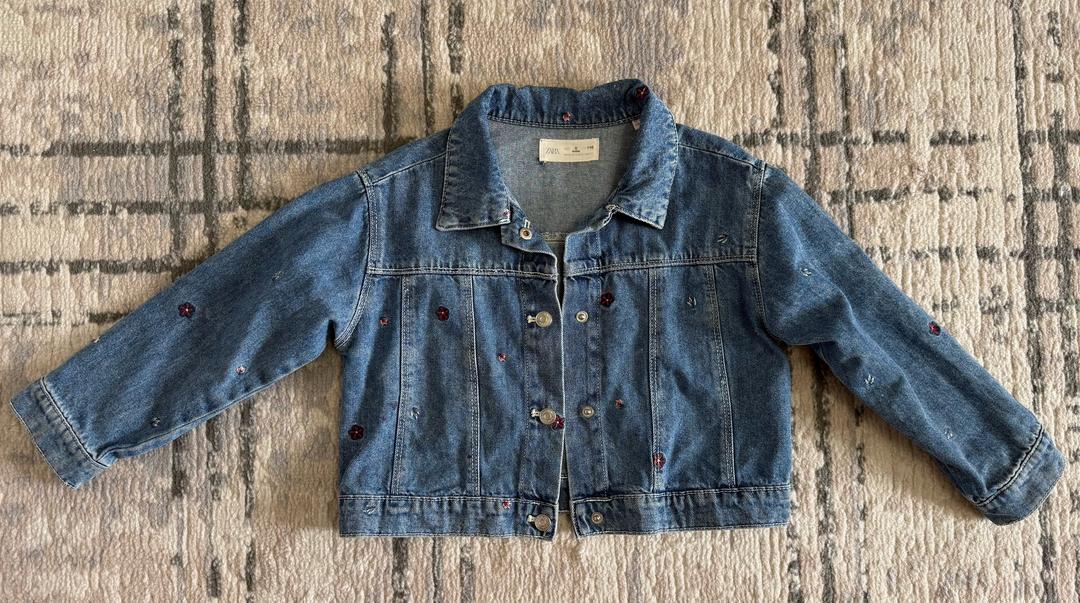 Zara Джинсовая куртка ZARA с вышивкой — фото 2