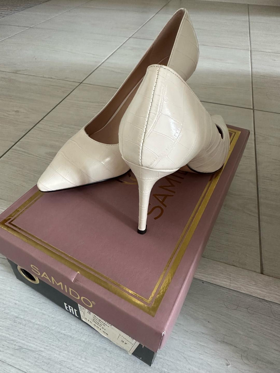 Stuart Weitzman Белые туфли — фото 2