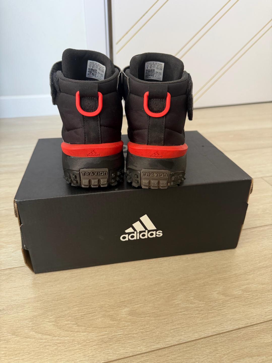 Adidas Осенние ботинки adidas — фото 2