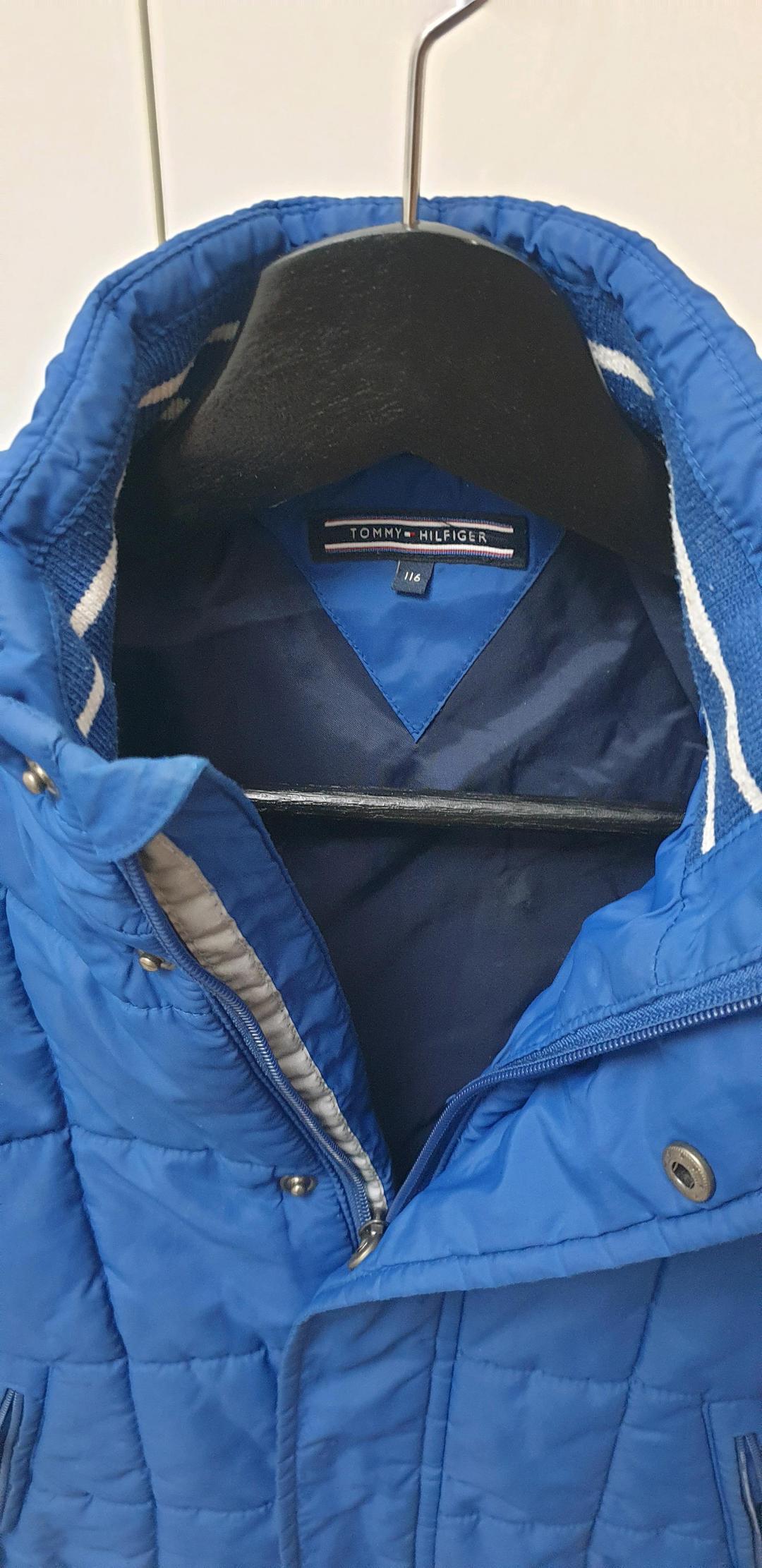 Tommy Hilfiger Куртка, размер 116см, — фото 2