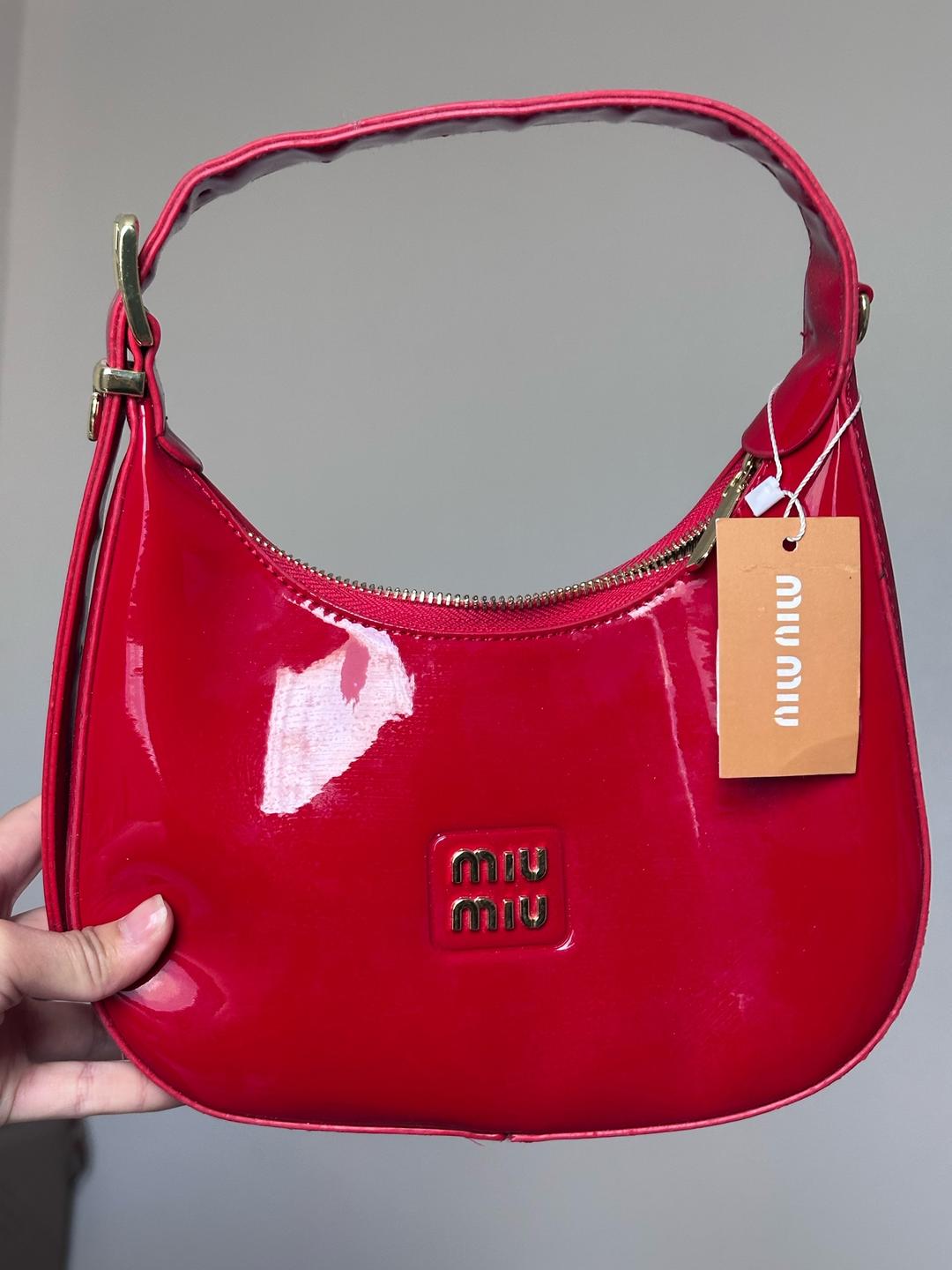 Miu Miu Красная сумка от бренда Miu Miu — фото 2