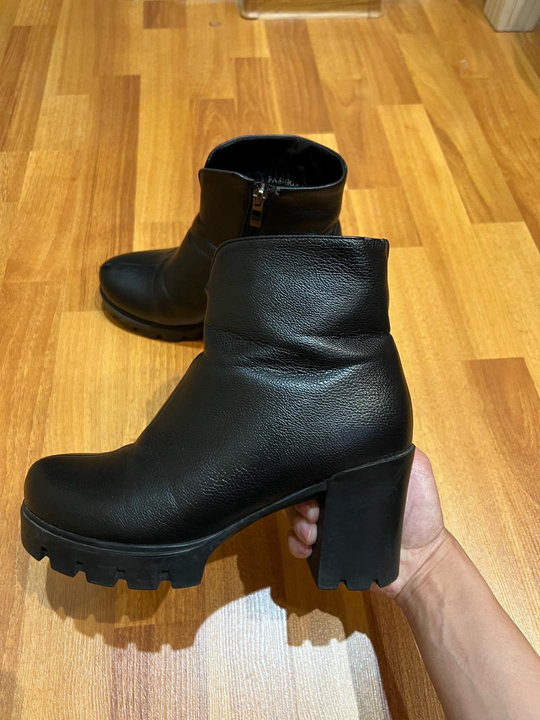 9fashion Woman Чёрные ботильоны на устойчивом каблуке — фото 2