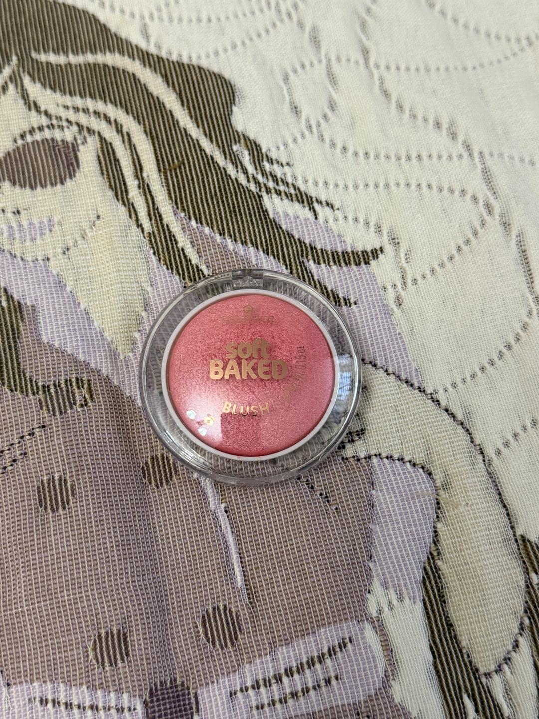 Essence Румяна Essence Soft Baked Blush — фото 2