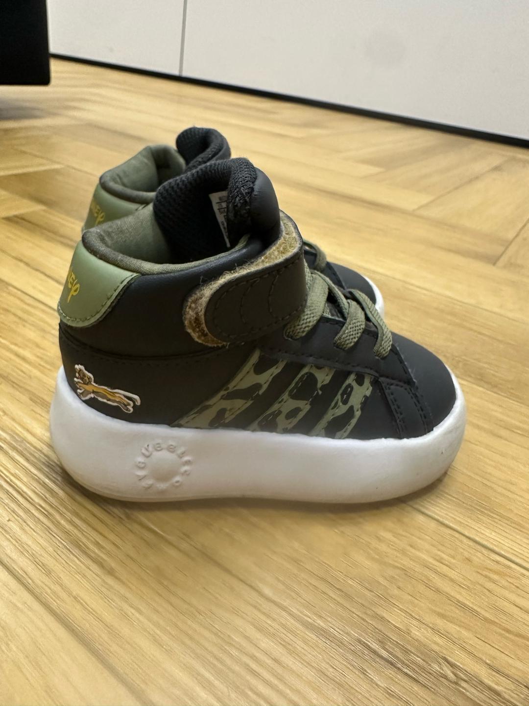 Adidas Ботинки adidas x Disney — фото 2