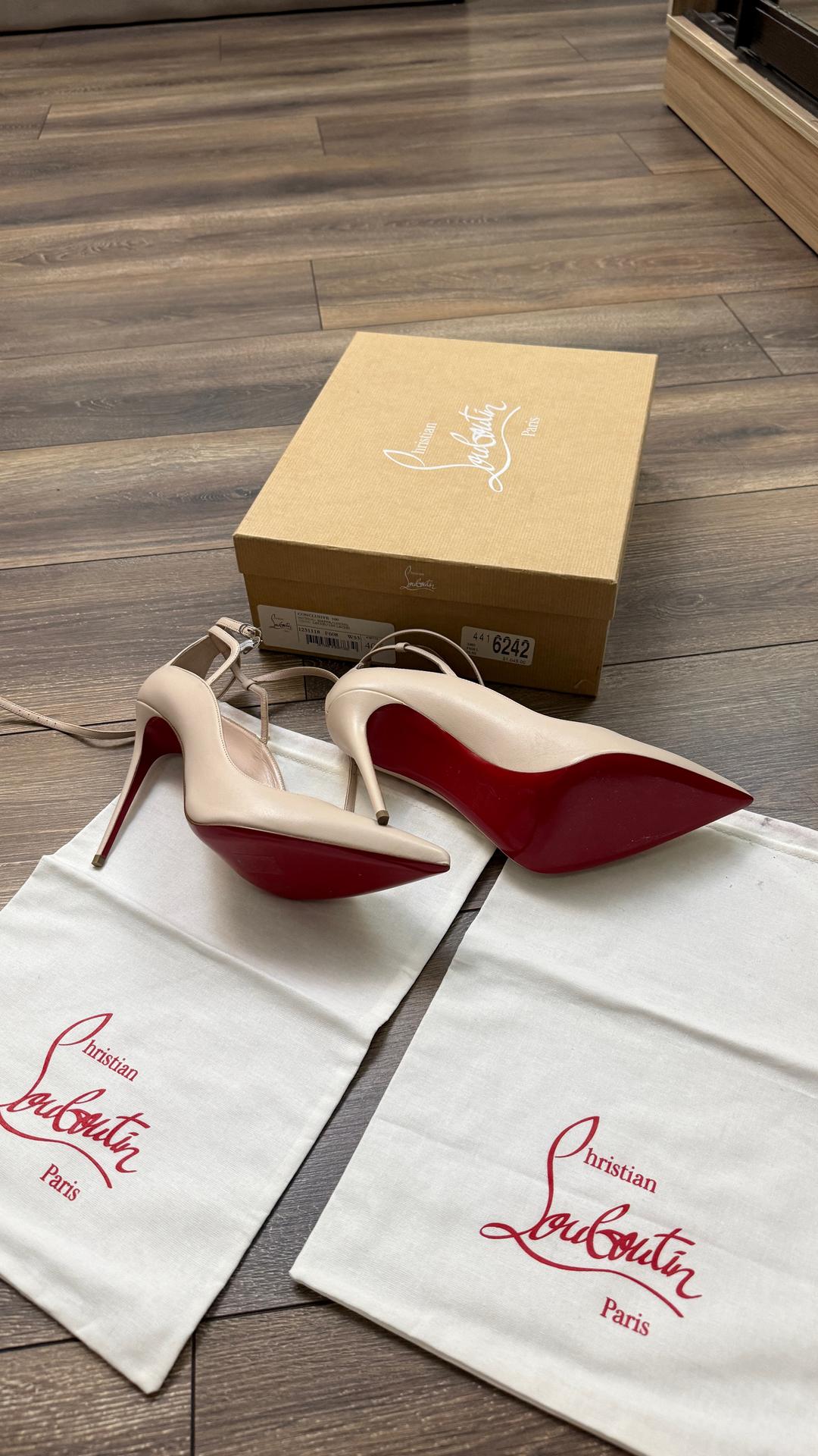 Christian Louboutin Туфли Christian Louboutin бежевые с красной подошвой — фото 2