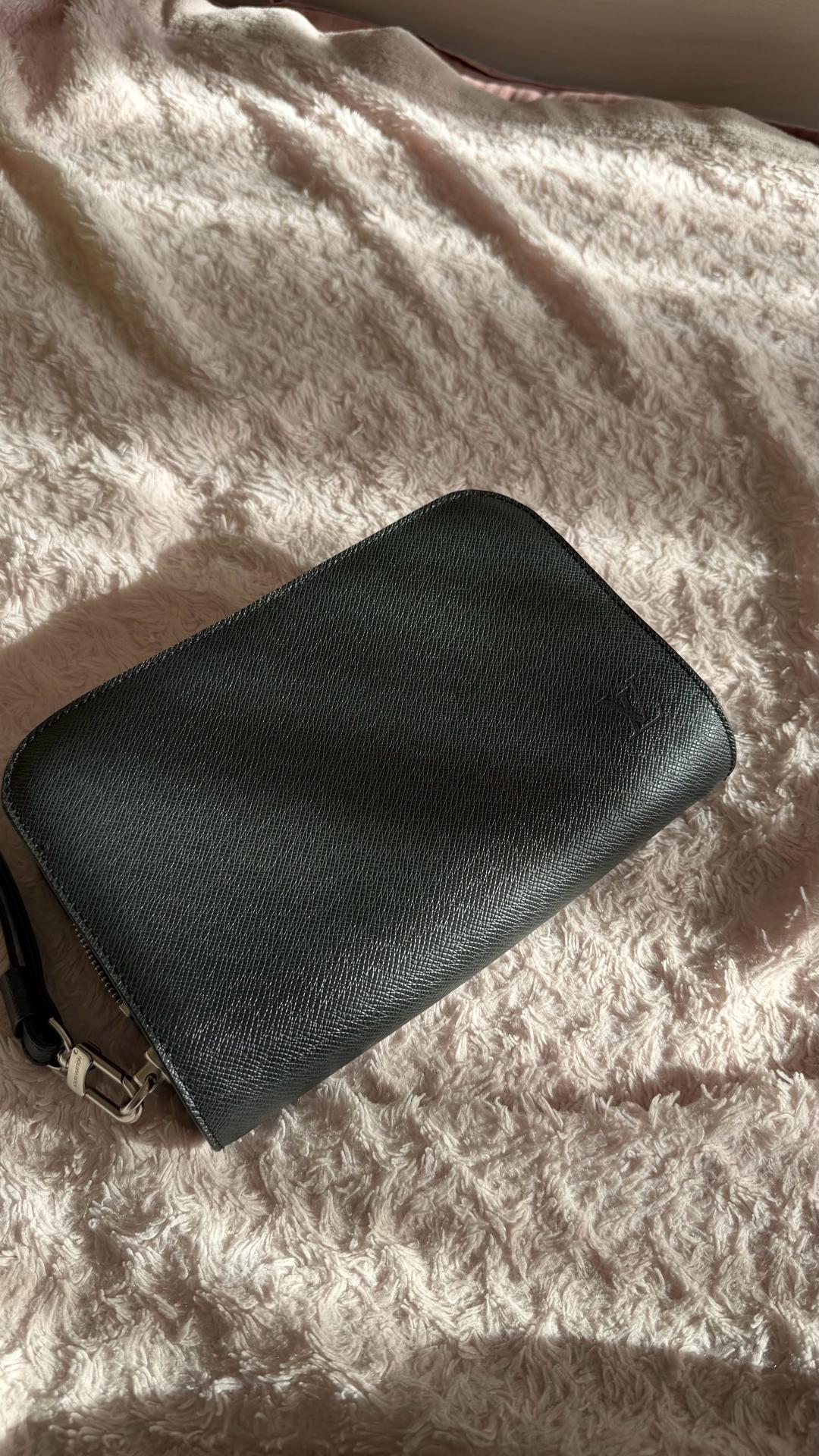 Louis Vuitton мужская сумка-барсетка Louis Vuitton — фото 2
