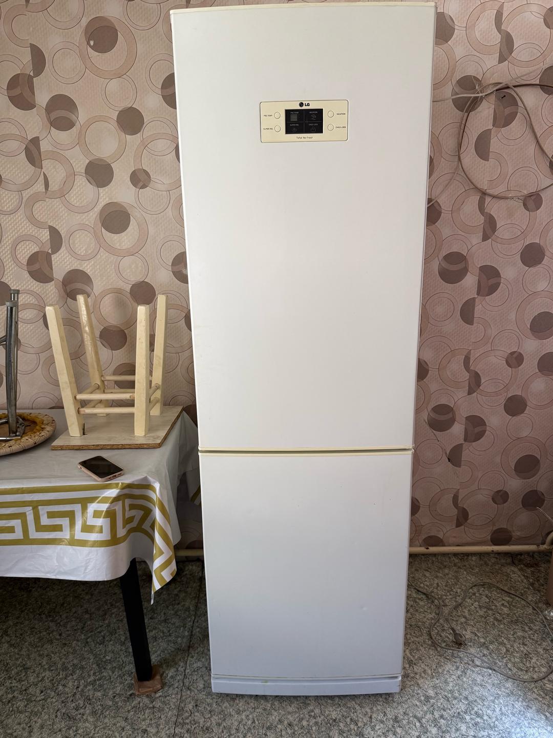 LG Холодильник lg — фото 2